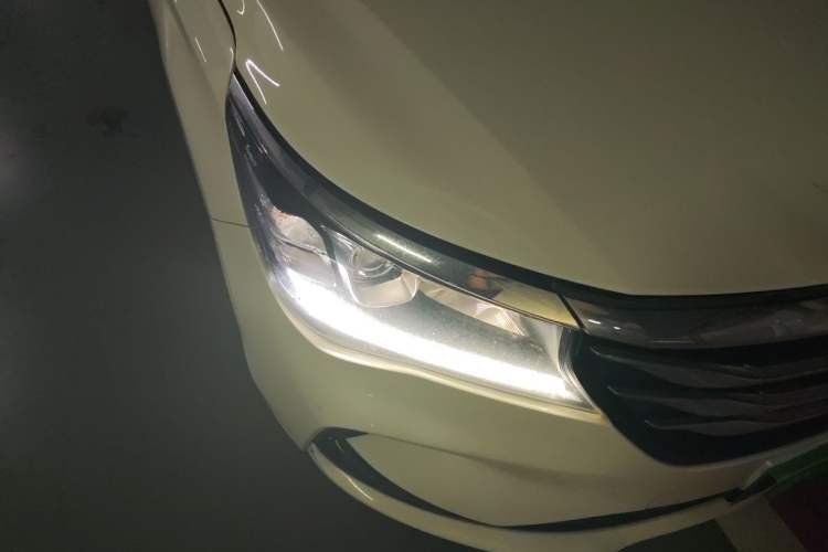 Used GAC Trumpchi GA4 2018 200T Automatic Luxury Edition Right Front Headlight