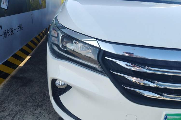Used GAC Trumpchi GA4 2018 150N Automatic Luxury Edition Right Front Headlight