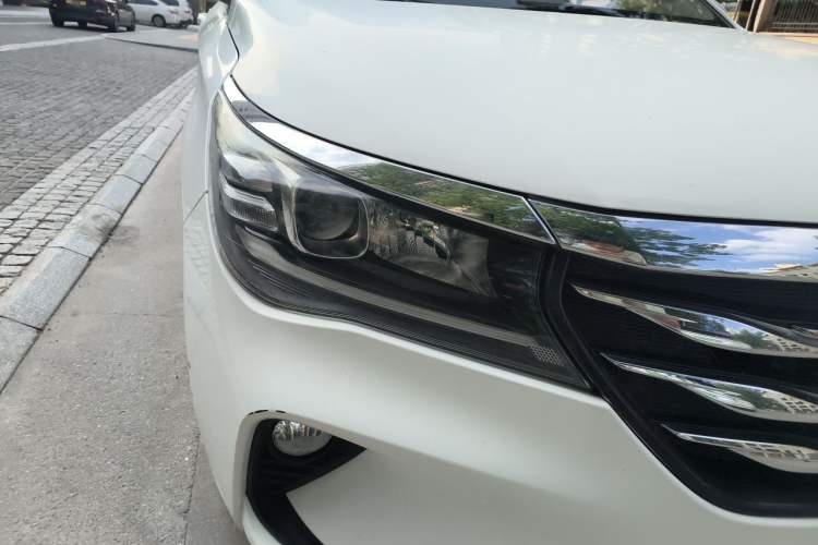 Used GAC Trumpchi GA4 2018 150N Manual Luxury Edition Right Front Headlight