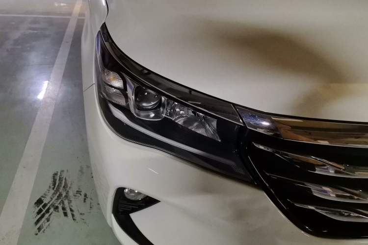 Used GAC Trumpchi GA4 2018 200T Automatic Luxury Edition Right Front Headlight