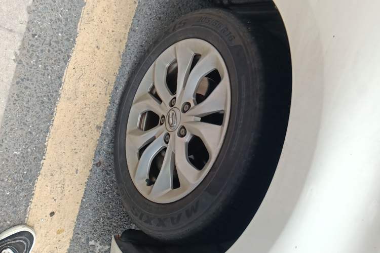 Used GAC Trumpchi GA4 2018 150N Automatic Luxury Edition Right Front Wheel Hub