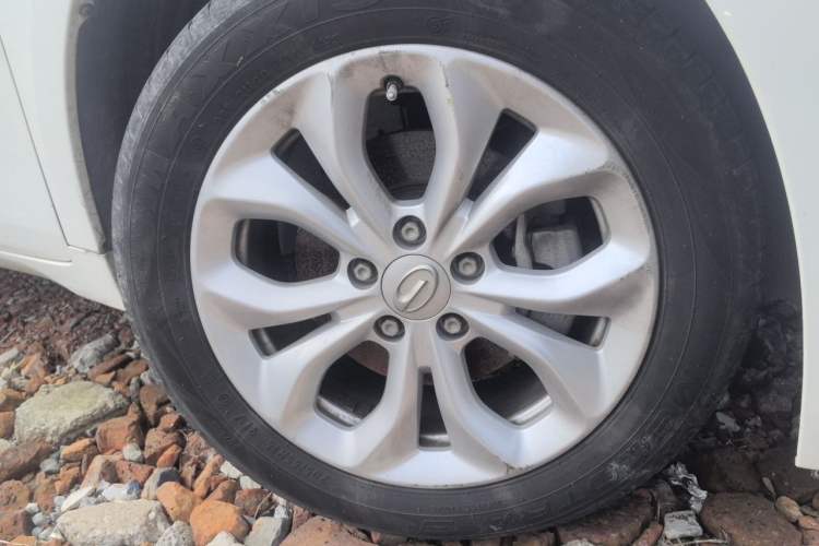 Used GAC Trumpchi GA4 2018 200T Automatic Luxury Edition Right Front Wheel Hub