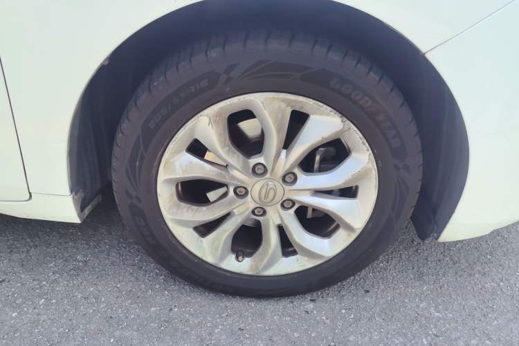 Used GAC Trumpchi GA4 2018 200T Automatic Luxury Edition Right Front Wheel Hub