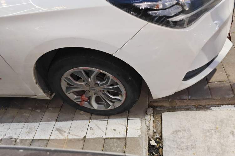 Used GAC Trumpchi GA4 2018 200T Automatic Luxury Edition Right Front Wheel Hub