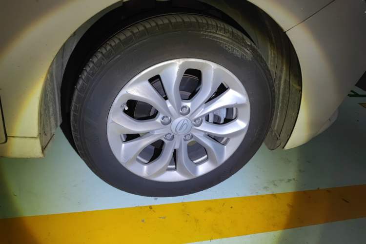 Used GAC Trumpchi GA4 2018 200T Automatic Luxury Edition Right Front Wheel Hub