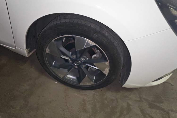 Used GAC Trumpchi GA4 2018 200T Automatic Luxury Edition Right Front Wheel Hub