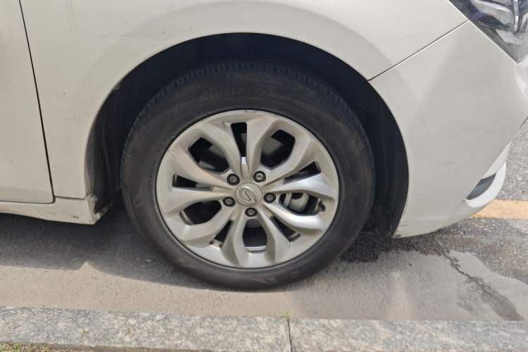 Used GAC Trumpchi GA4 2018 150N Automatic Luxury Edition Right Front Wheel Hub