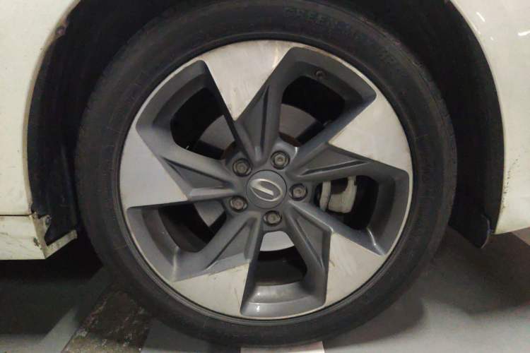 Used GAC Trumpchi GA4 2018 200T Automatic Luxury Edition Right Front Wheel Hub