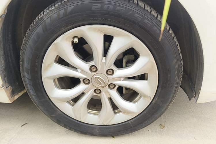 Used GAC Trumpchi GA4 2018 200T Automatic Luxury Edition Right Front Wheel Hub