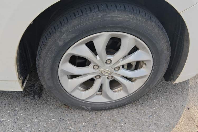 Used GAC Trumpchi GA4 2018 200T Automatic Luxury Edition Right Front Wheel Hub