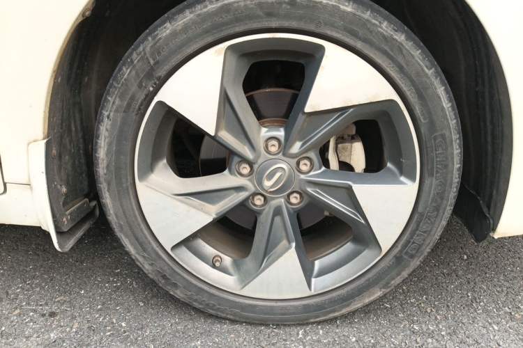 Used GAC Trumpchi GA4 2018 200T Automatic Prestige Edition Right Front Wheel Hub