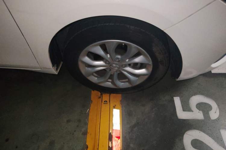 Used GAC Trumpchi GA4 2018 200T Automatic Luxury Edition Right Front Wheel Hub