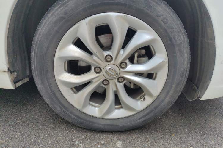 Used GAC Trumpchi GA4 2018 200T Automatic Luxury Edition Right Front Wheel Hub