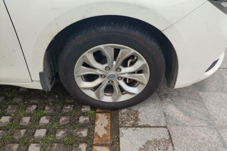 Used GAC Trumpchi GA4 2018 200T Automatic Luxury Edition Right Front Wheel Hub