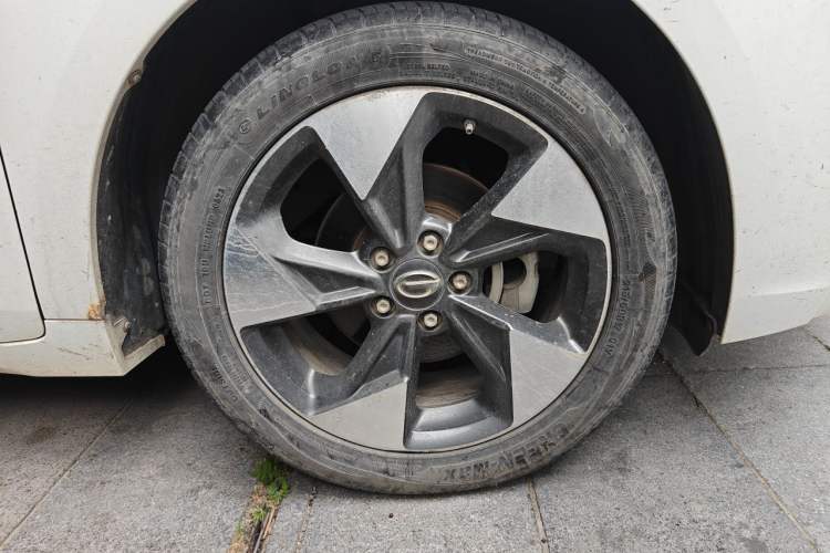 Used GAC Trumpchi GA4 2018 200T Automatic Luxury Edition Right Front Wheel Hub