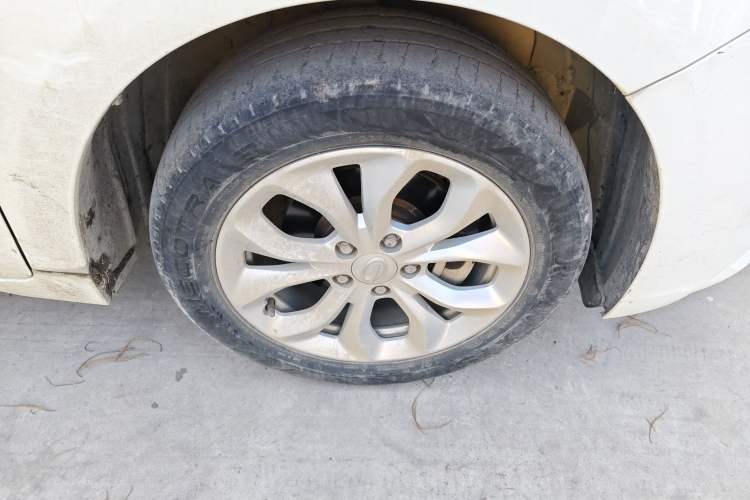 Used GAC Trumpchi GA4 2018 150N Automatic Luxury Edition Right Front Wheel Hub