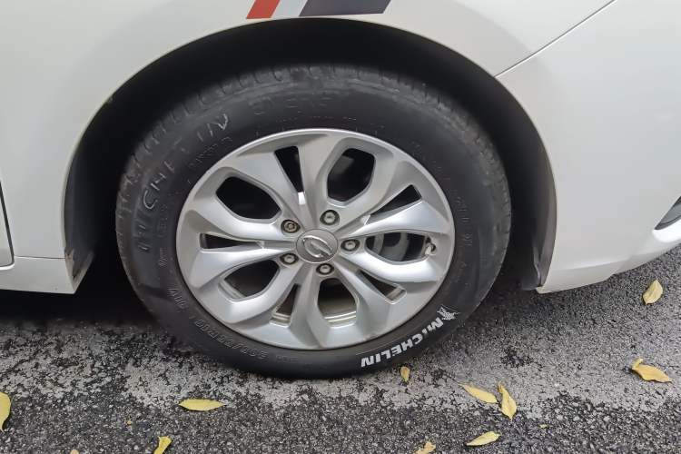 Used GAC Trumpchi GA4 2018 200T Automatic Luxury Edition Right Front Wheel Hub