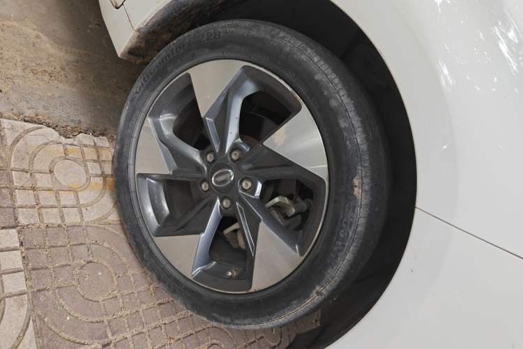Used GAC Trumpchi GA4 2018 200T Automatic Luxury Edition Right Front Wheel Hub