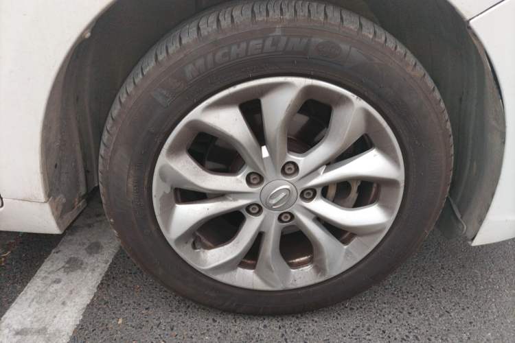 Used GAC Trumpchi GA4 2018 150N Automatic Luxury Edition Right Front Wheel Hub