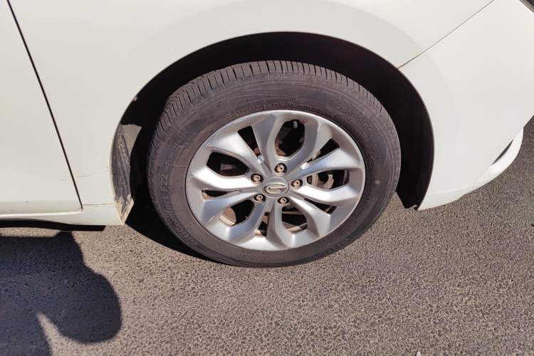 Used GAC Trumpchi GA4 2018 200T Automatic Luxury Edition Right Front Wheel Hub