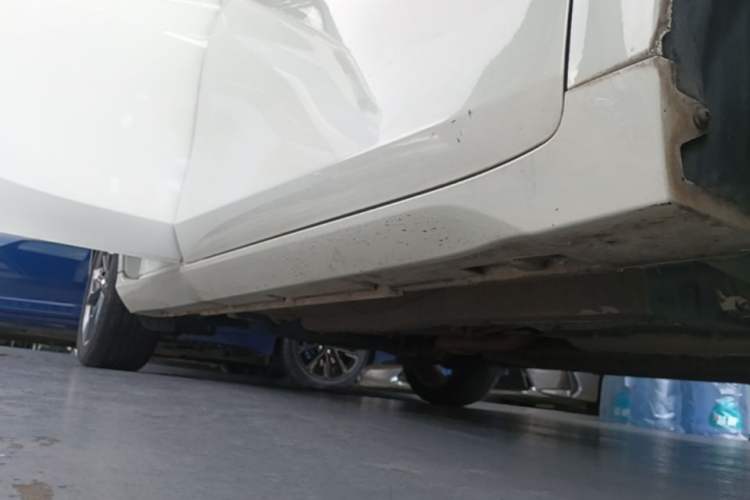 Used GAC Trumpchi GA4 2018 200T Automatic Luxury Edition Right Side Sill