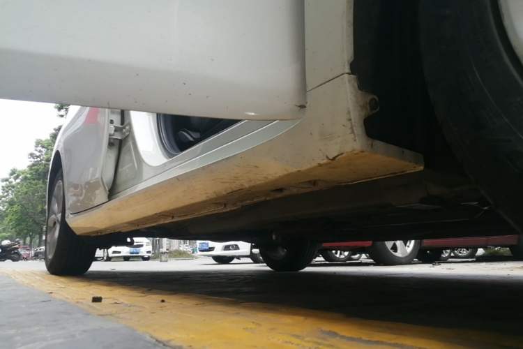 Used GAC Trumpchi GA4 2018 200T Automatic Luxury Edition Right Side Sill