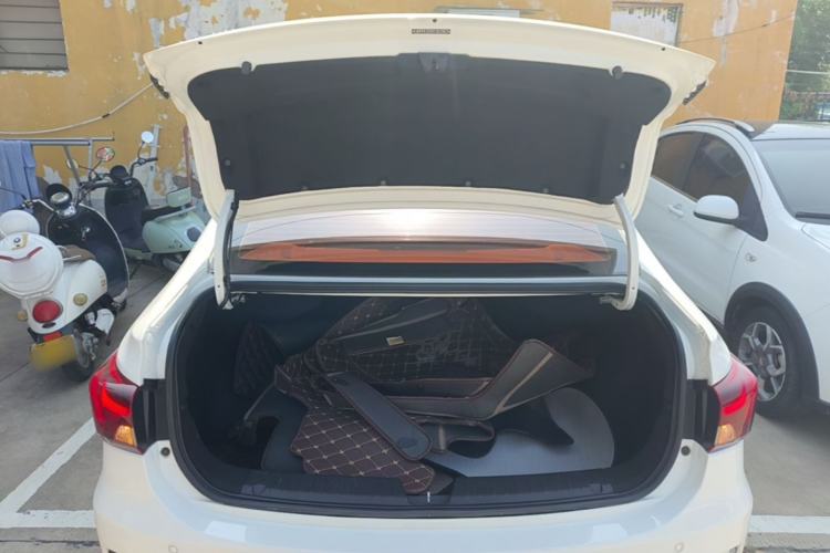 Used GAC Trumpchi GA4 2018 150N Automatic Luxury Edition Trunk