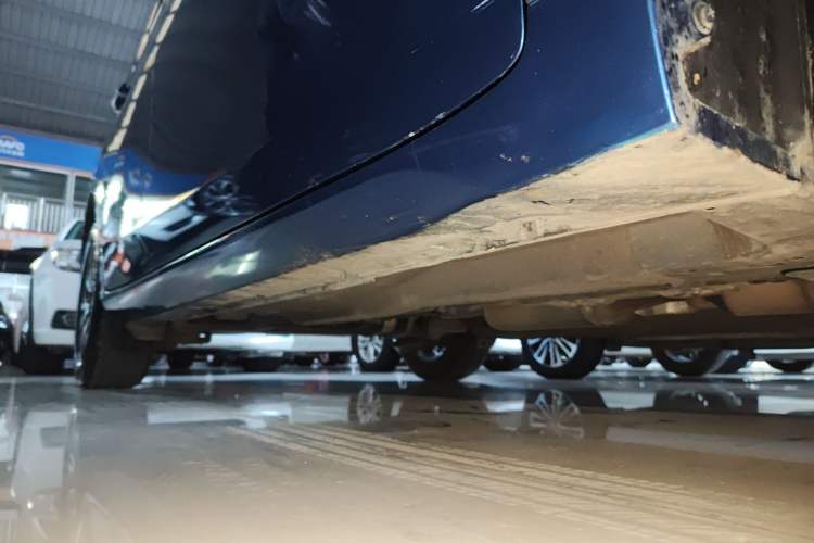 Used GAC Trumpchi GA4 2021 PLUS 235T Automatic Prestige Edition Right Side Sill