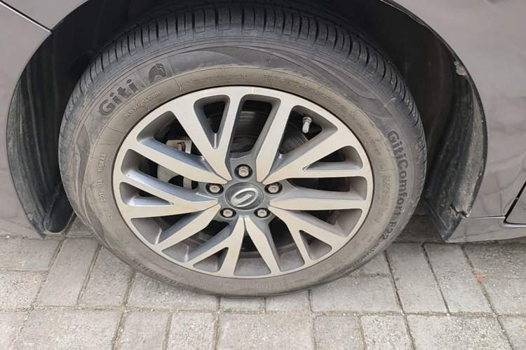 Used GAC Trumpchi GA4 2021 PLUS 235T Automatic Prestige Edition Left Front Wheel Hub