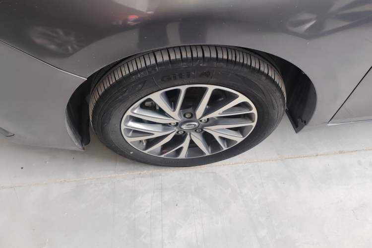 Used GAC Trumpchi GA4 2021 PLUS 235T Automatic Prestige Edition Left Front Wheel Hub