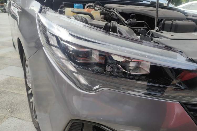 Used GAC Trumpchi GA4 2021 PLUS 235T Automatic Prestige Edition Right Front Headlight