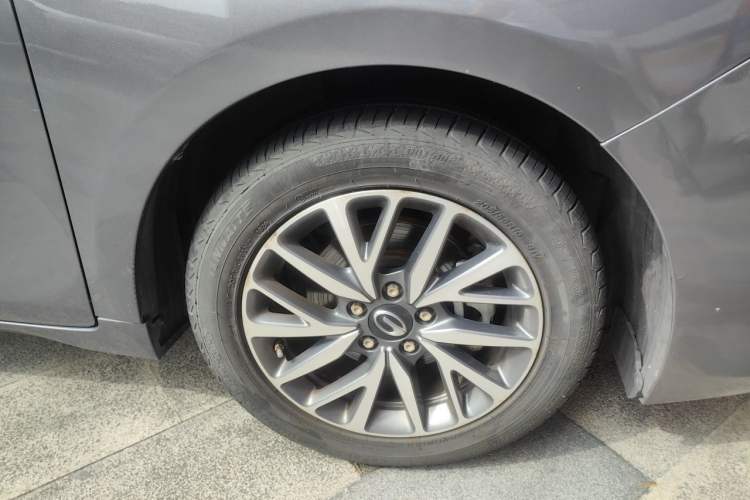 Used GAC Trumpchi GA4 2021 PLUS 235T Automatic Prestige Edition Right Front Wheel Hub