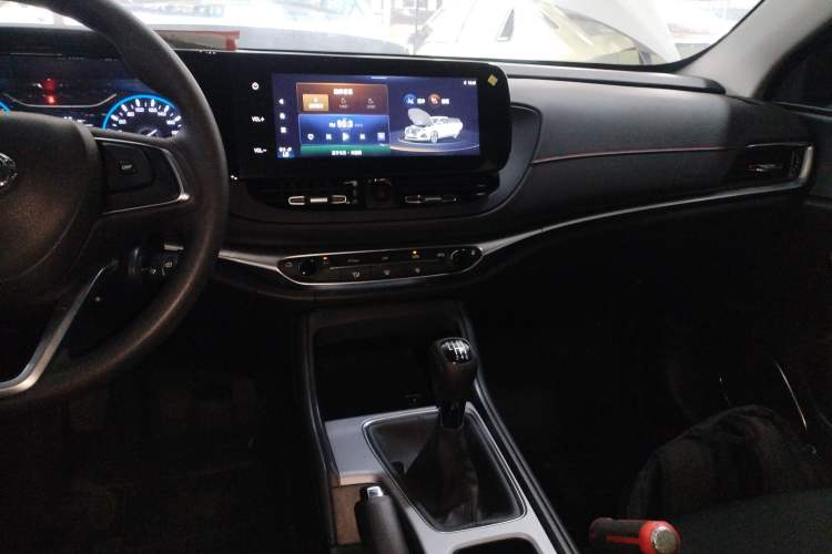 Used GAC Trumpchi GA4 2021 PLUS 235T Manual Elite Edition Audio And AC Panel