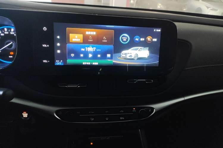 Used GAC Trumpchi GA4 2021 PLUS 235T Automatic Prestige Edition Audio And AC Panel