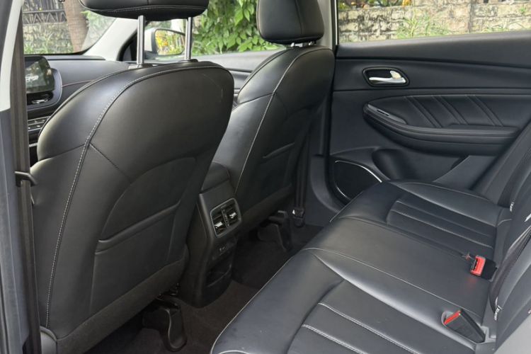 Used GAC Trumpchi GA4 2021 PLUS 235T Automatic Prestige Edition Interior 5