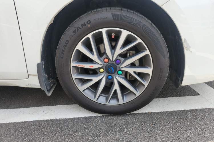 Used GAC Trumpchi GA4 2021 PLUS 235T Automatic Prestige Edition Right Front Wheel Hub