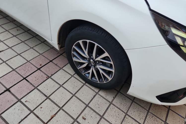 Used GAC Trumpchi GA4 2021 PLUS 235T Automatic Prestige Edition Right Front Wheel Hub
