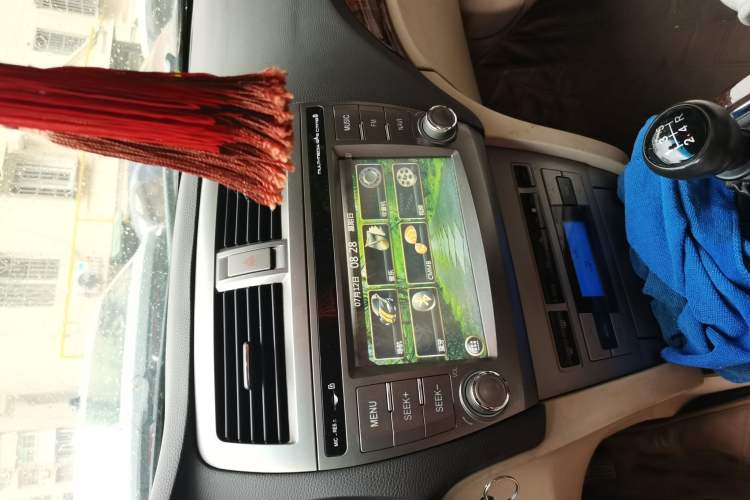 Used GAC Trumpchi GA5 2011 2.0L Manual Comfort Edition Audio And AC Panel