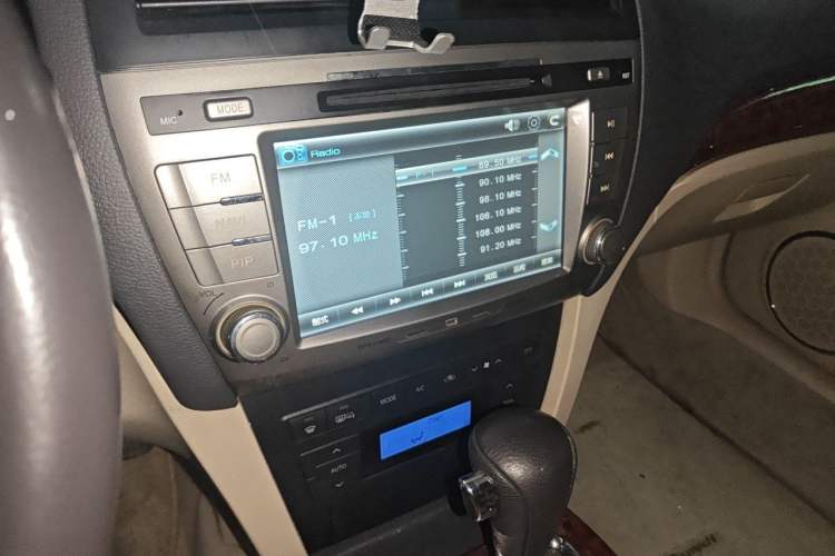 Used GAC Trumpchi GA5 2011 2.0L Automatic Elite Edition Audio And AC Panel