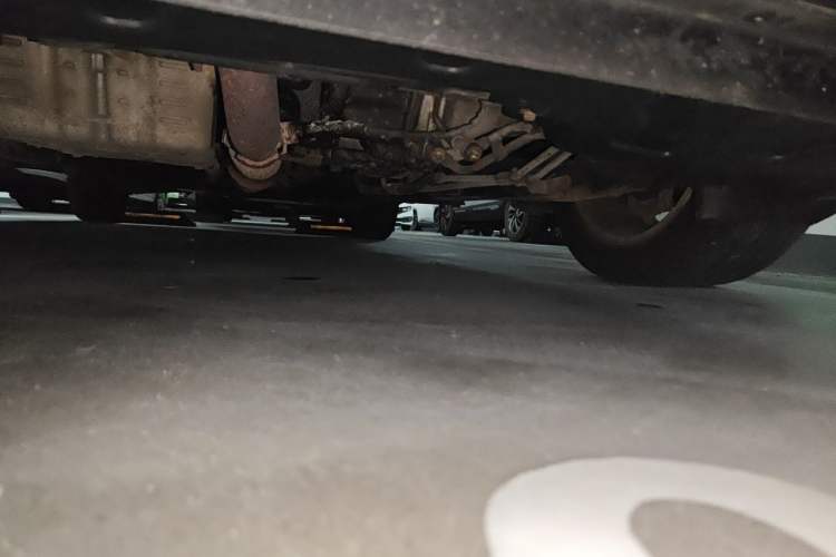 Used GAC Trumpchi GA5 2011 2.0L Automatic Elite Edition Chassis Front