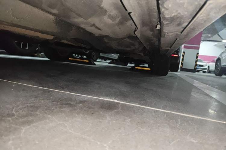 Used GAC Trumpchi GA5 2011 2.0L Automatic Elite Edition Chassis Front Left