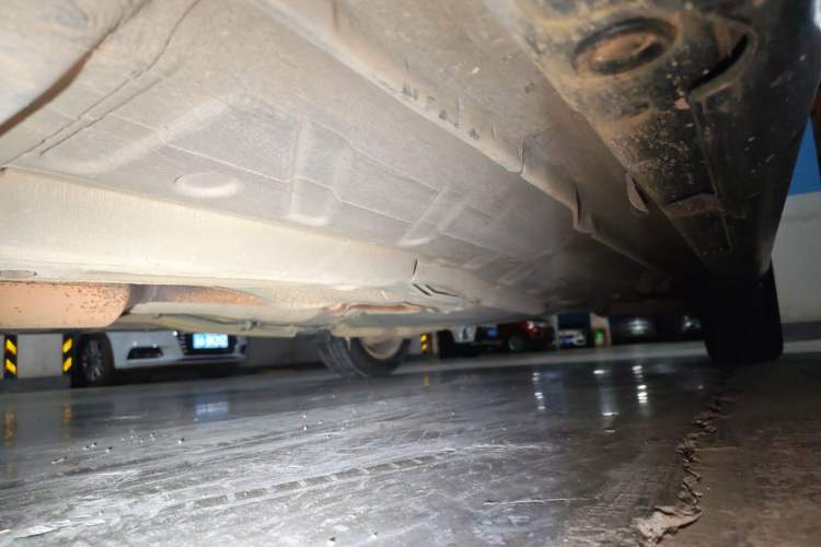 Used GAC Trumpchi GA5 2011 2.0L Manual Elite Edition Chassis Front Left