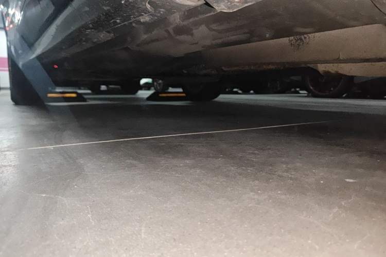 Used GAC Trumpchi GA5 2011 2.0L Automatic Elite Edition Chassis Front Right