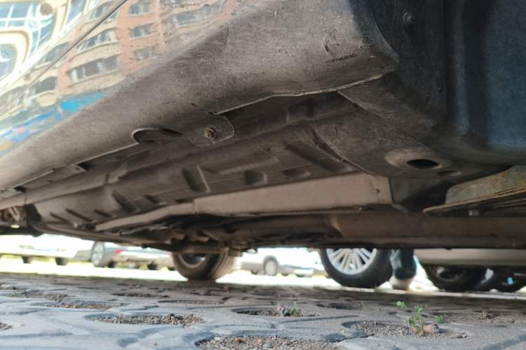 Used GAC Trumpchi GA5 2011 2.0L Manual Elite Edition Chassis Front Right