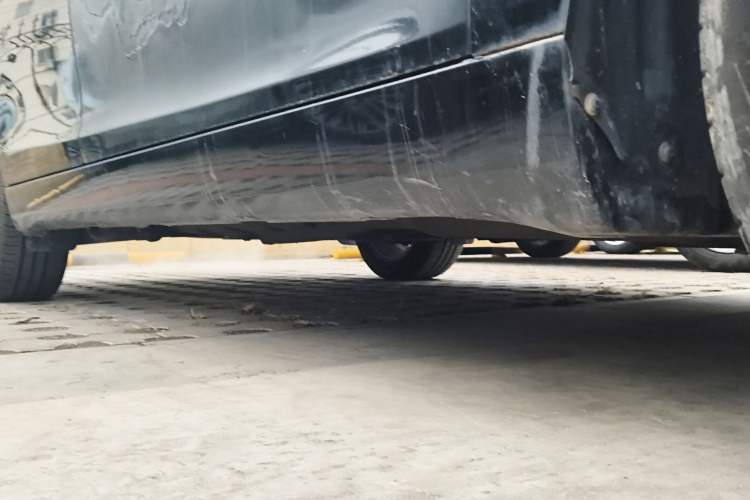 Used GAC Trumpchi GA5 2011 2.0L Automatic Elite Edition Chassis Front Right