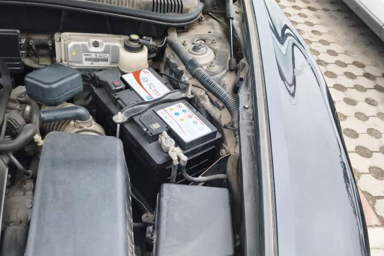 Used GAC Trumpchi GA5 2011 2.0L Automatic Elite Edition Engine Bay Left