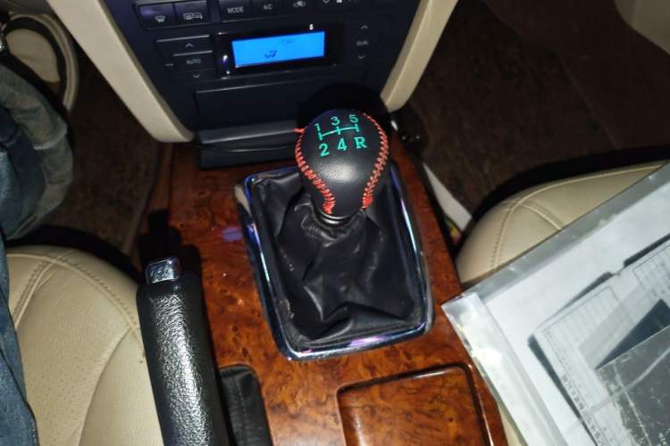 Used GAC Trumpchi GA5 2011 2.0L Manual Elite Edition Gear Lever