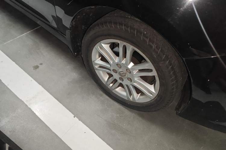 Used GAC Trumpchi GA5 2011 2.0L Automatic Elite Edition Right Front Wheel Hub