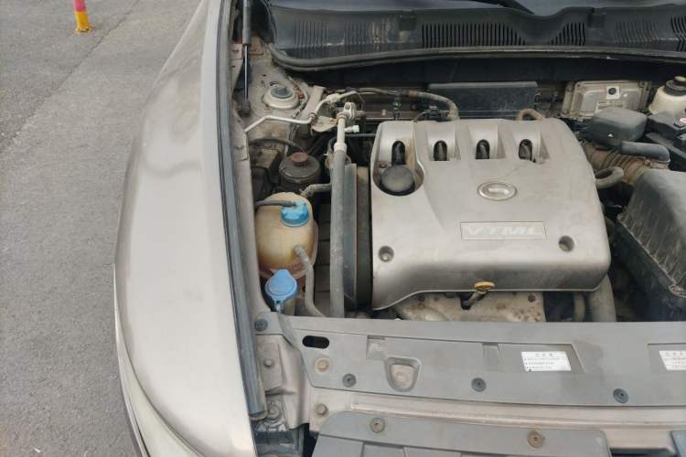Used GAC Trumpchi GA5 2011 2.0L Manual Elite Edition Engine Bay Right