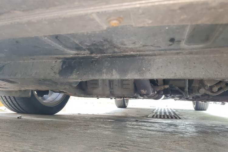 Used GAC Trumpchi GA5 2011 2.0L Automatic Elite Edition Chassis Front